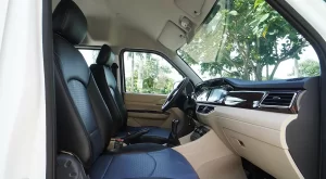 Trang bị ốp cần số và phanh tay có màu sắc thẩm mỹ